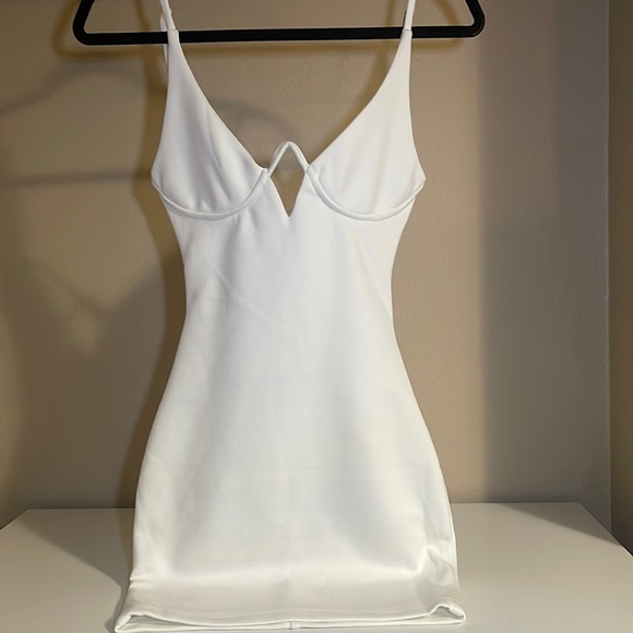 Hey Babe white dress v-neck mini, tie back, size Small. NWT - Picture 1 of 5